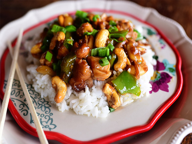 Authentic-and-Easy-to-Make-Thai-Cashew-Chicken-Rec