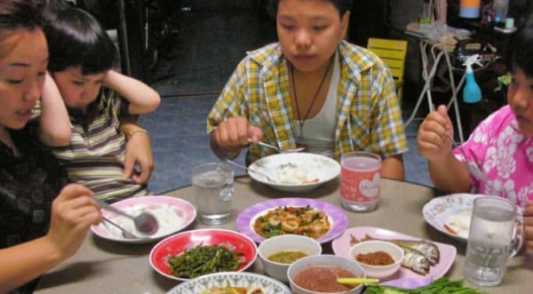 family-friendly thai restaurant